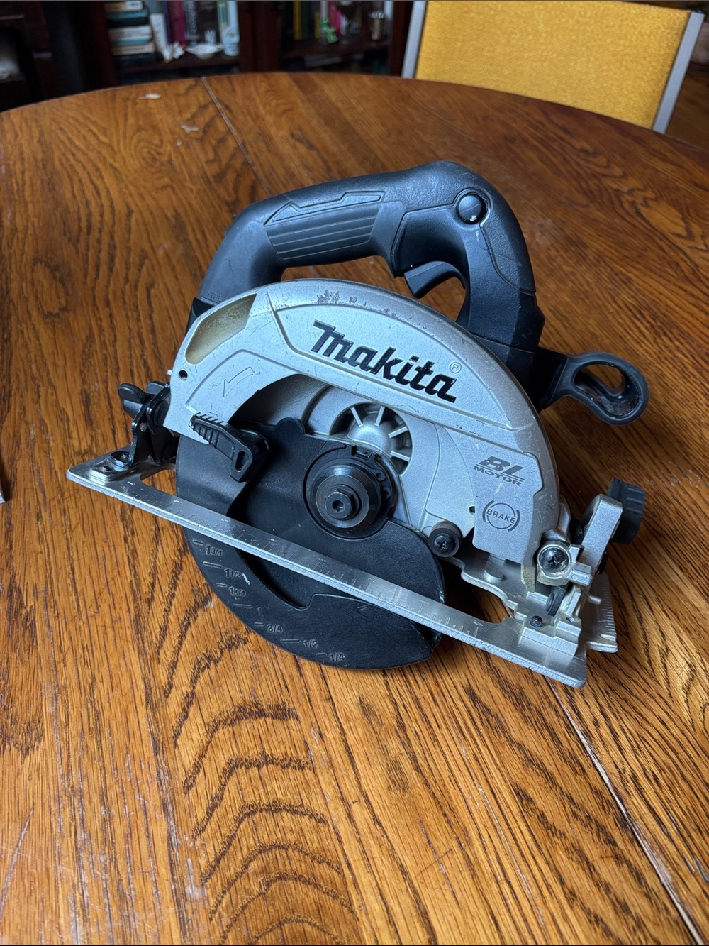 Makita Right Blade Circular Saw